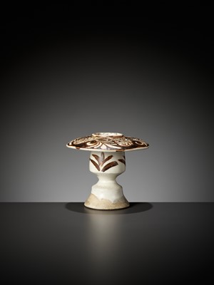 Lot 359 - A CIZHOU OIL LAMP, SONG DYNASTY, CHINA, 960-1279