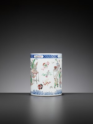 Lot 449 - A REMARKABLY FINE FAMILLE ROSE BRUSHPOT, BITONG, LATE QING TO REPUBLIC