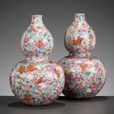 Lot 461 - A PAIR OF VERY FINE MILLEFLEUR DOUBLE GOURD VASES, REPUBLIC PERIOD