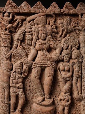 Lot 684 - A TERRACOTTA PLAQUE DEPICTING A MOTHER GODDESS, EASTERN INDIA, CHANDRAKETUGARH, C. 1ST CENTURY BC TO 1ST CENTURY AD