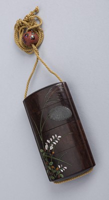 Lot 513 - AN INLAID WOOD THREE-CASE INRO DEPICTING AUTUMN GRASSES IN THE MOONLIGHT, ATTRIBUTED TO SHIBAYAMA SOICHI