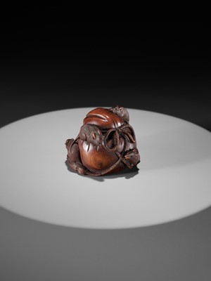 Lot 328 - IKKO: A WOOD OKIMONO NETSUKE OF FIVE RATS AROUND DAIKOKU’S TREASURE BAG