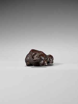 Lot 69 - A SUPERB AND VERY RARE WOOD NETSUKE OF AN OX AND CALF, ATTRIBUTED TO TAMETAKA