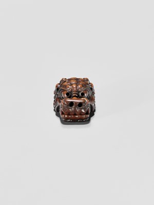 Lot 433 - A WOOD NETSUKE OF A SHISHI MASK WITH MOVABLE JAW