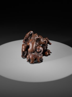 Lot 261 - UNHODO MASAYOSHI: A SUPERB WOOD OKIMONO OF A GROUP OF MONKEYS AND DOG