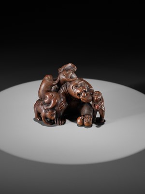 Lot 261 - UNHODO MASAYOSHI: A SUPERB WOOD OKIMONO OF A GROUP OF MONKEYS AND DOG