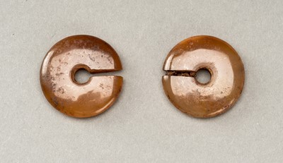 Lot 642 - A PAIR OF DISC SHAPED AGATE ORNAMENTS