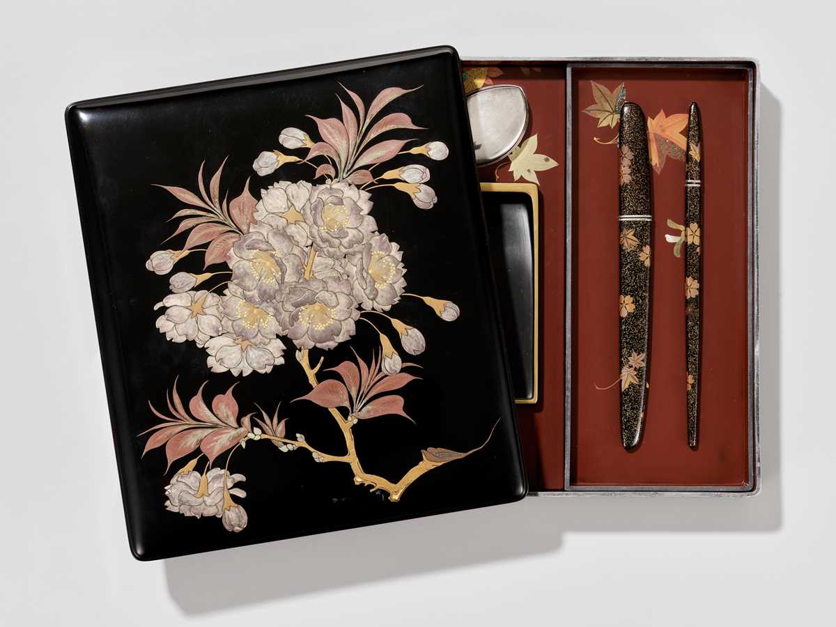 Lot 31 - A LACQUER SUZURIBAKOO DEPICTING BLOSSOMING BELLFLOWERS (KIKYO) AND MAPLE LEAVES