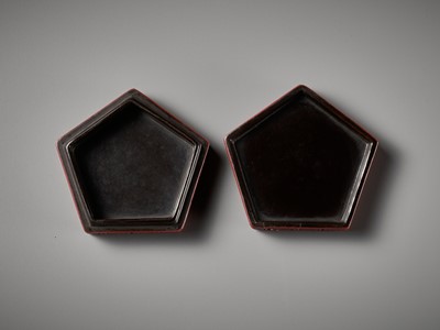 Lot 1 - A SMALL CINNABAR LACQUER BOX AND COVER, YUAN TO MID-MING DYNASTY
