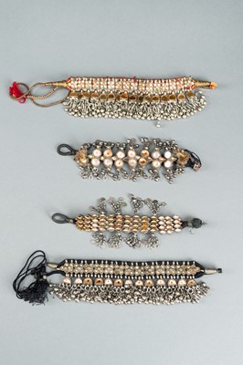 Lot 723 - A LOT WITH TWO NECKLACES AND TWO BRACELETS, UTTAR PRADESH