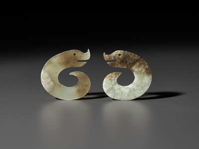 Lot 1006 - A PAIR OF C-SHAPED ‘DRAGON’ PENDANTS, ERLITOU PERIOD TO SHANG DYNASTY