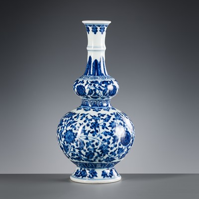 Lot 248 - A BLUE AND WHITE DOUBLE GOURD VASE, QIANLONG MARK, CHINA, 19TH CENTURY