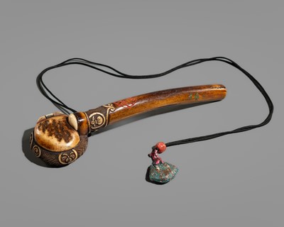 Lot 249 - TOSAI: A RARE ANTLER YATATE DECORATED WITH MONS