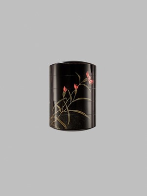 Lot 31 - MOEI: A SUPERB FOUR-CASE TOGIDASHI LACQUER INRO DEPICTING A DRAGONFLY