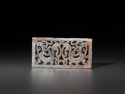 Lot 72 - A RECTANGULAR GREEN JADE ‘DOUBLE DRAGON’ PLAQUE, LATE WARRING STATES PERIOD TO EARLY WESTERN HAN DYNASTY