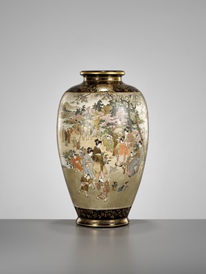Lot 228 - BANKOZAN: A FINE AND LARGE SATSUMA CERAMIC VASE