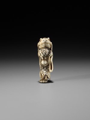 Lot 358 - AN AMUSING IVORY NETSUKE OF GAMA SENNIN ATTRIBUTED TO MASAKAZU