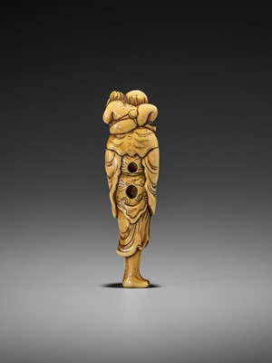 Lot 322 - A RARE IVORY NETSUKE OF A SENNIN WITH ONI