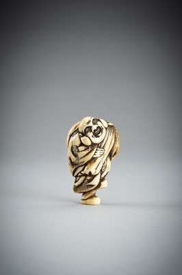 Lot 373 - AN IVORY NETSUKE OF A HOTEI, 19th CENTURY