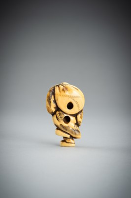 Lot 373 - AN IVORY NETSUKE OF A HOTEI, 19th CENTURY