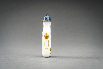 A FIVE-COLOR OVERLAY GLASS SNUFF BOTTLE, QING DYNASTY