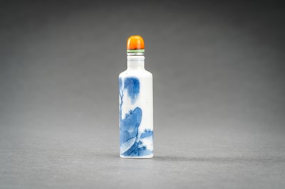 A BLUE AND WHITE ‘OX HERDER’ PORCELAIN SNUFF BOTTLE, QING