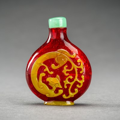 A YELLOW OVERLAY RED ‘CHILONG’ GLASS SNUFF BOTTLE, QING DYNASTY