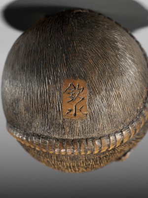 Lot 131 - KINSUI: A CONTEMPORARY WOOD NETSUKE OF A COILED RAT