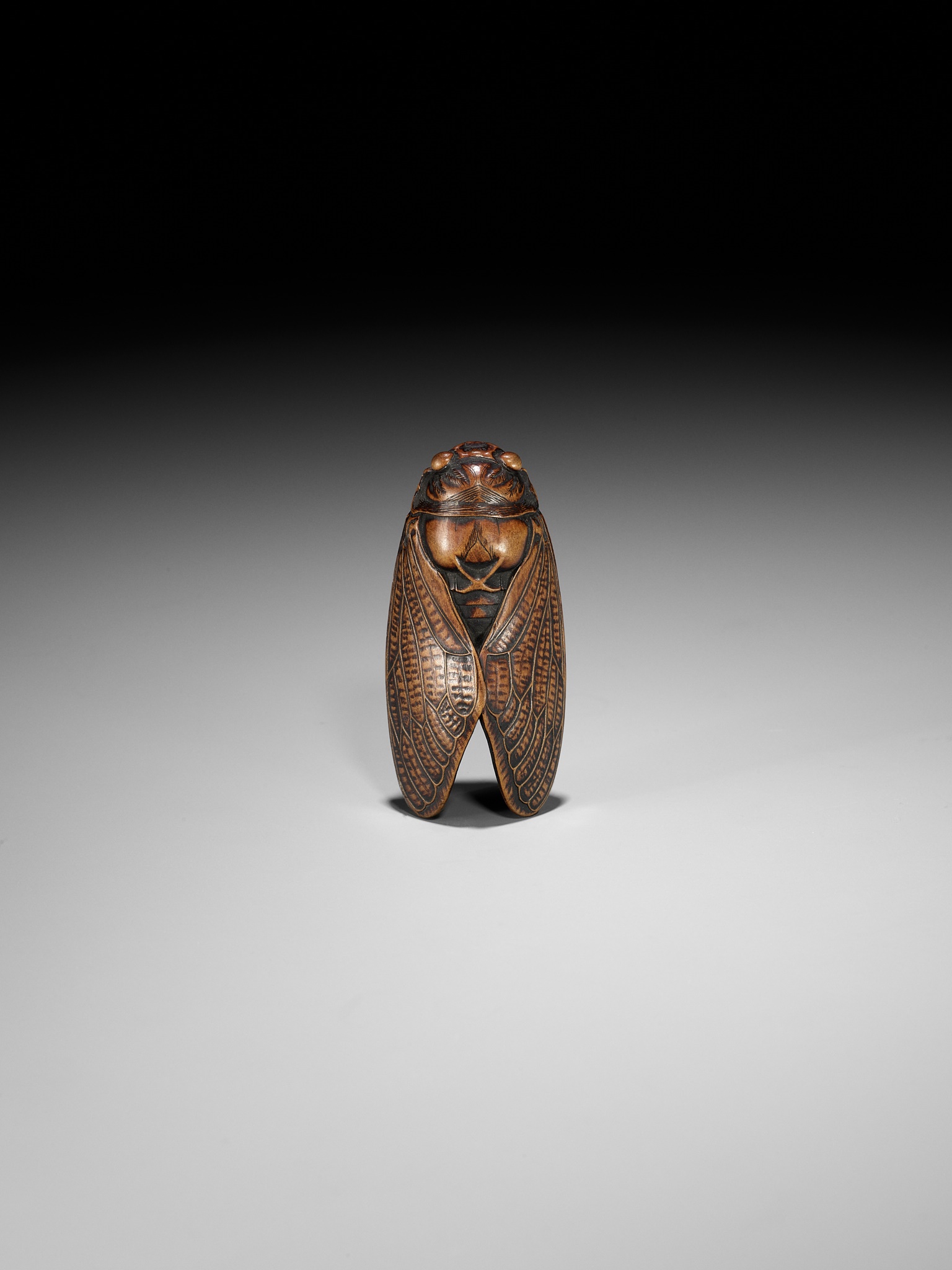 西洋アンティーク　十七世紀十八世紀　古銅　人物刻　嗅煙草入　2点　M　R8980 A bronze 'ruyi' hand warmer and cover, Qing dynasty, 17th
