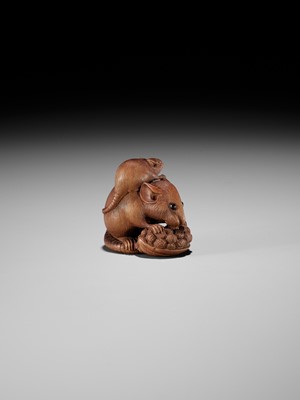 Lot 92 - IKKO: A WOOD NETSUKE OF RATS AND MILLET