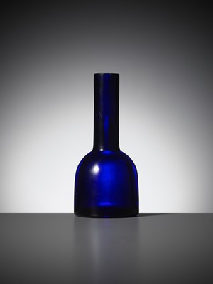 Lot 24 - AN IMPERIAL INDIGO-BLUE GLASS MALLET VASE, GUANGXU MARK AND OF THE PERIOD