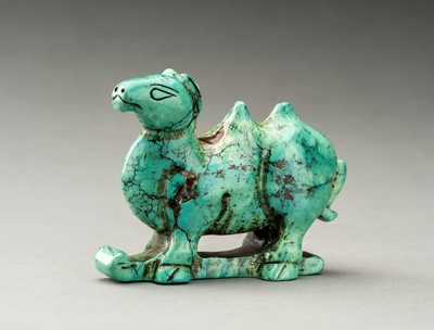 Lot 762 - A TURQUOISE CARVING OF A CAMEL