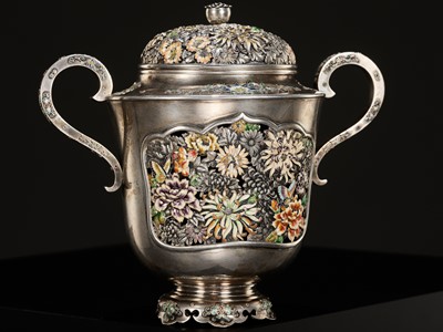 Lot 141 - A MASTERFUL SILVER AND CLOISONNÉ ENAMEL KORO (INCENSE BURNER AND COVER), ATTRIBUTED TO HIRATSUKA MOHEI