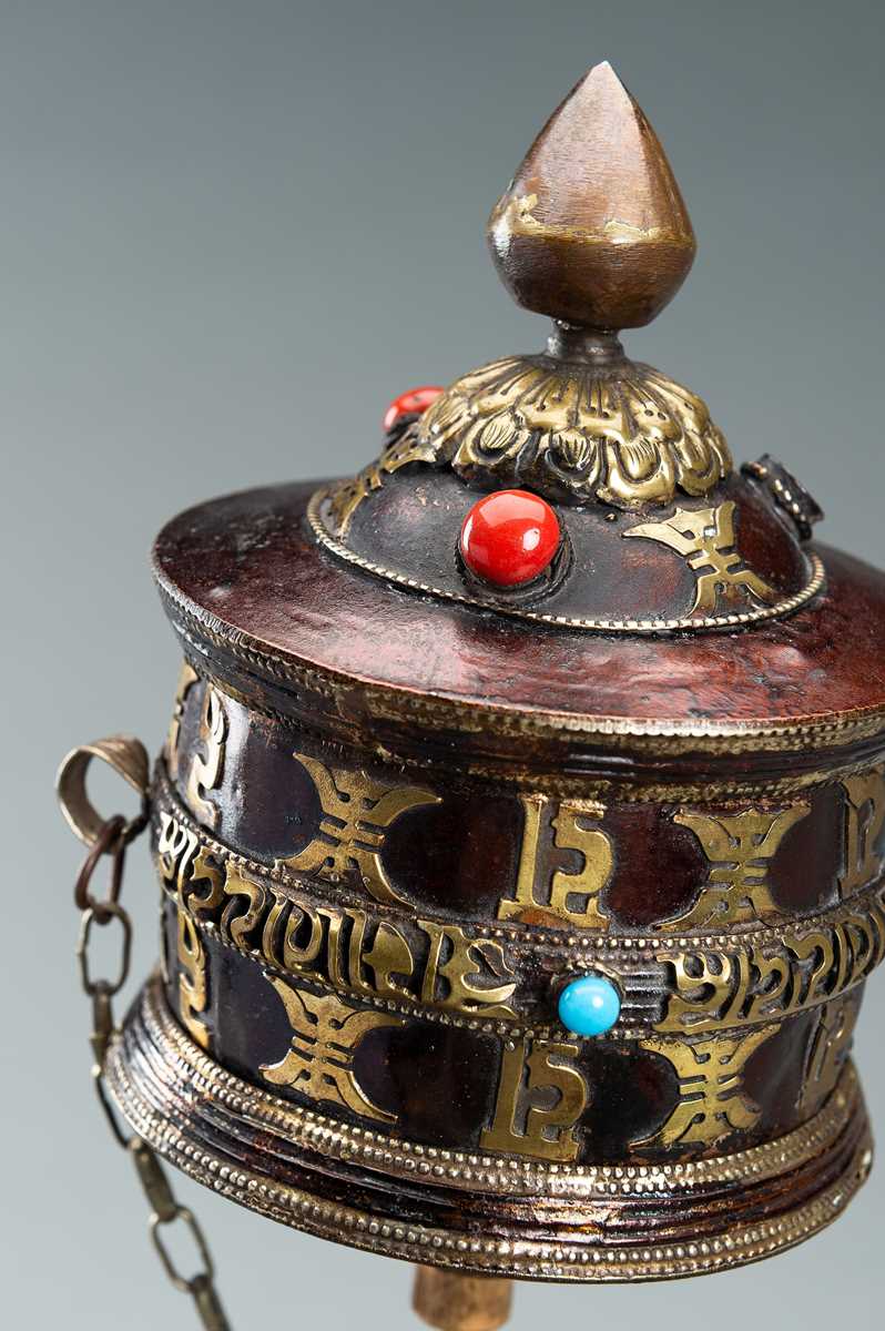 Lot 1122 - A TIBETAN PRAYER WHEEL (MANI KHORLO)