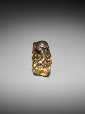 Lot 354 - TAKEYAMA MASAHIKO: A SUPERB AND RARE GOLD AND MIXED METAL NETSUKE OF A SNAIL ON A LOG