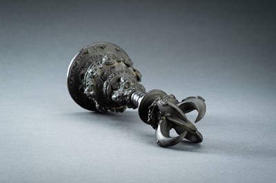 Lot 613 - AN ORNATE JAVANESE BRONZE TEMPLE BELL