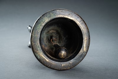 Lot 613 - AN ORNATE JAVANESE BRONZE TEMPLE BELL
