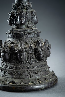 Lot 613 - AN ORNATE JAVANESE BRONZE TEMPLE BELL