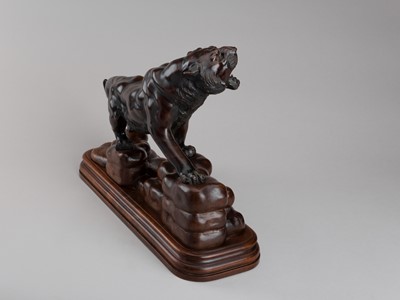 Lot 184 - MORIMITSU: A LARGE BRONZE OKIMONO OF A ROARING TIGER, MEIJI