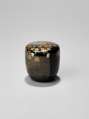 Lot 219 - KOZEN: A LACQUER NATSUME (TEA CADDY) WITH CHERRY BLOSSOMS BY A CASTLE WALL