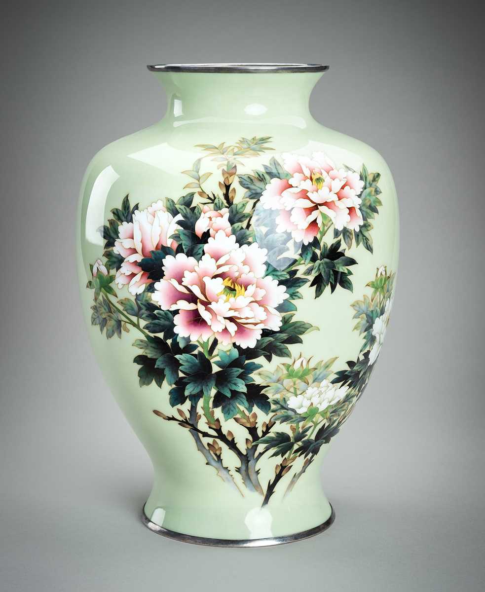 Lot 80 - A LARGE CLOISONNÉ ENAMEL VASE WITH PEONIES, c. 1930s