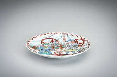 Lot 97 - AN IMARI NANBAN LOBED PORCELAIN DISH WITH DUTCHMEN, MEIJI