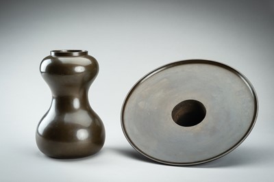 Lot 54 - HARUYAMA FUBO: A THREE-PART BRONZE USUBATA VASE WITH VINES