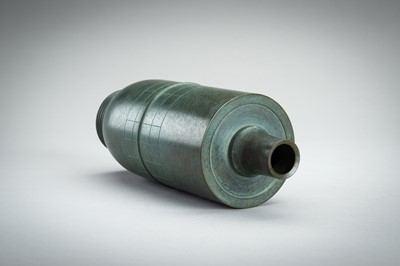 Lot 59 - HASUDA SHUGORO: A GREEN PATINATED BRONZE VASE