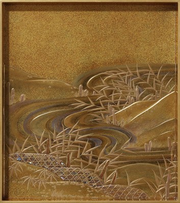 Lot 36 - A GOLD LACQUER SUZURIBAKO DEPICTING THE BATTLE OF KAWANAKAJIMA
