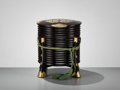 Lot 4 - A BLACK AND GOLD LACQUER HOKAI (FOOD CONTAINER)