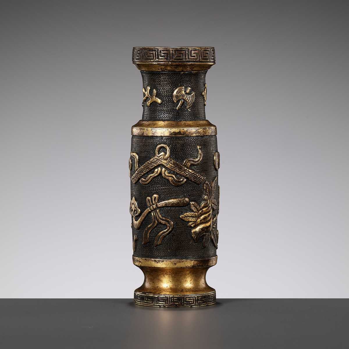 Lot 617 A PARCEL GILT BRONZE TOOL VASE BY HU WENMING lot-617-a-parcel-gilt-bronze-tool-vase-by-hu-wenming