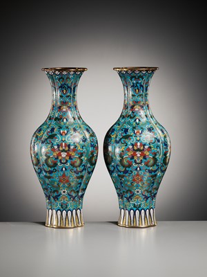 Lot 18 - AN IMPERIAL PAIR OF QUADRILOBED CLOISONNÉ ENAMEL ‘LOTUS’ VASES, QIANLONG FIVE-CHARACTER MARK AND OF THE PERIOD