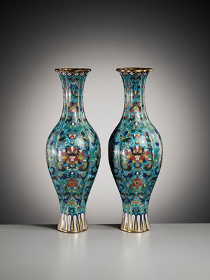 Lot 18 - AN IMPERIAL PAIR OF QUADRILOBED CLOISONNÉ ENAMEL ‘LOTUS’ VASES, QIANLONG FIVE-CHARACTER MARK AND OF THE PERIOD