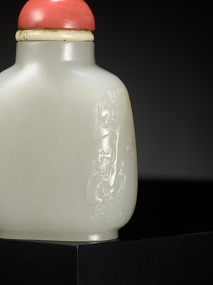 Lot 45 - A WHITE JADE WITH RUSSET SKIN ‘MONKEYS’ SNUFF BOTTLE, CHINA, 1750-1850